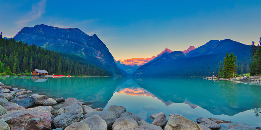 Lake and mountain scenery