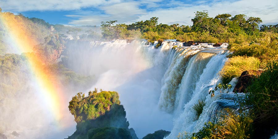 See the breathtaking Iguazú Falls from both Brazil and Argentina