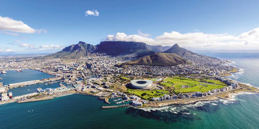 Viewing glorious Cape Town from the top of Table Mountain